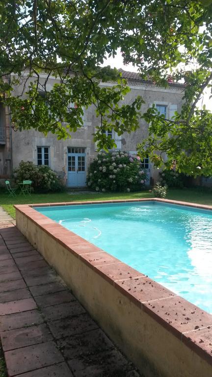 Maison Arriu Bed and Breakfast Montaut  Zewnętrze zdjęcie